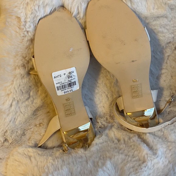 NWT - Never worn, white sandals with gold heels. SZ 10 - Picture 2 of 6